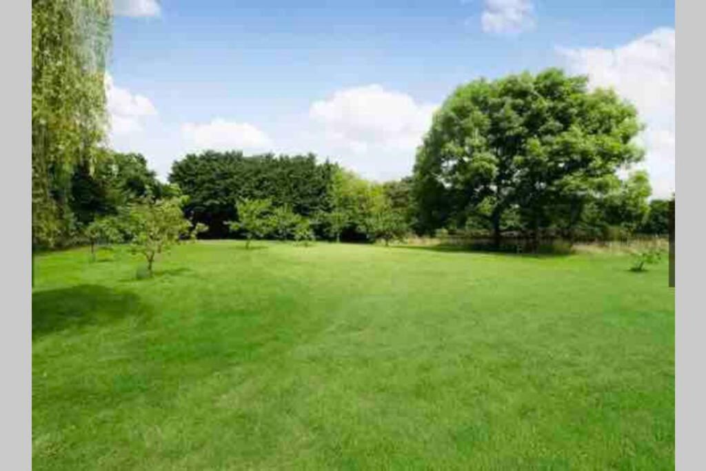 Langford Farmhouse - New Forest National Park Luxury 4Bd, Hot Tub, Cinema, 10 Acres Bartley Bagian luar foto